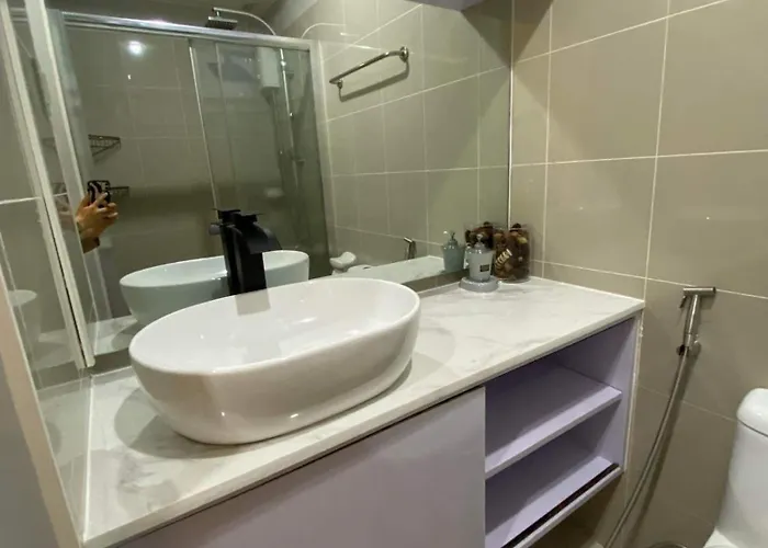 Nyok's Aparthotel *
